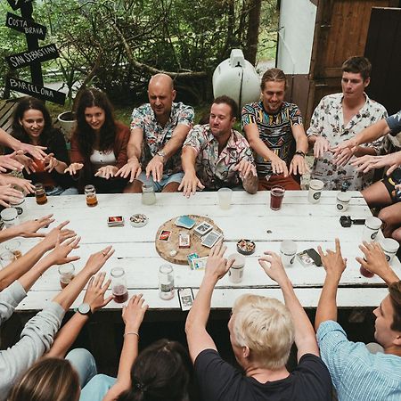 Surf Camp San Sebastian Partyhostel Айя Экстерьер фото