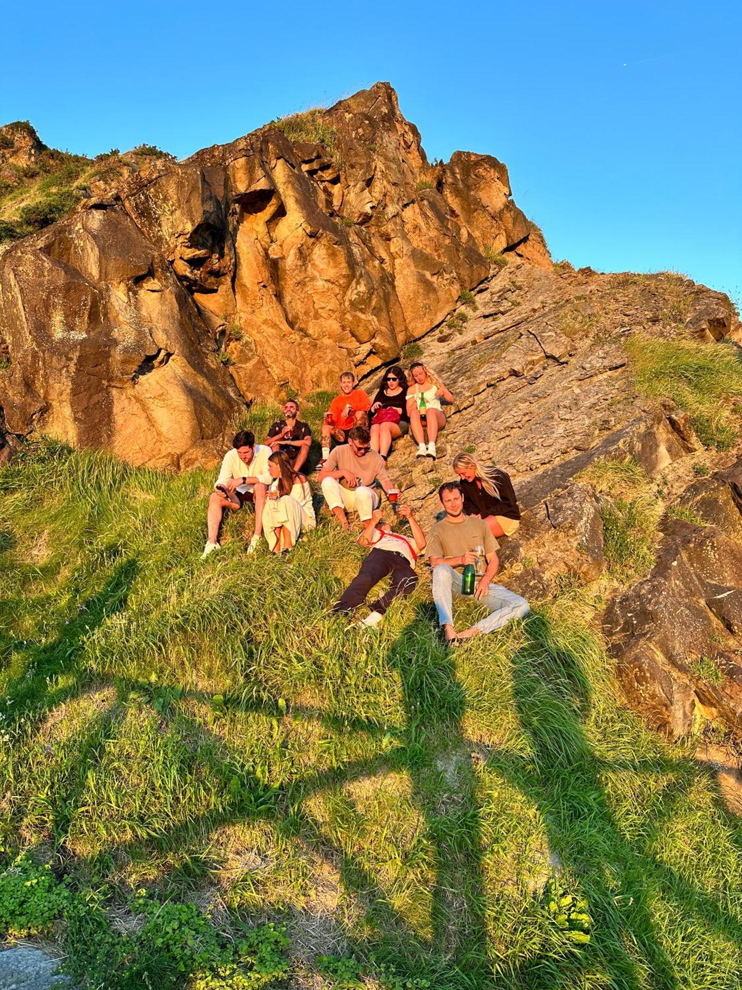 Surf Camp San Sebastian Partyhostel Айя Экстерьер фото
