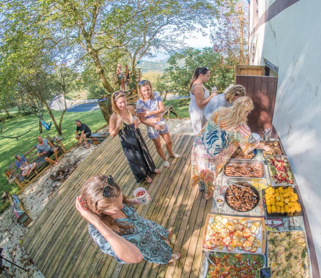 Surf Camp San Sebastian Partyhostel Айя Экстерьер фото