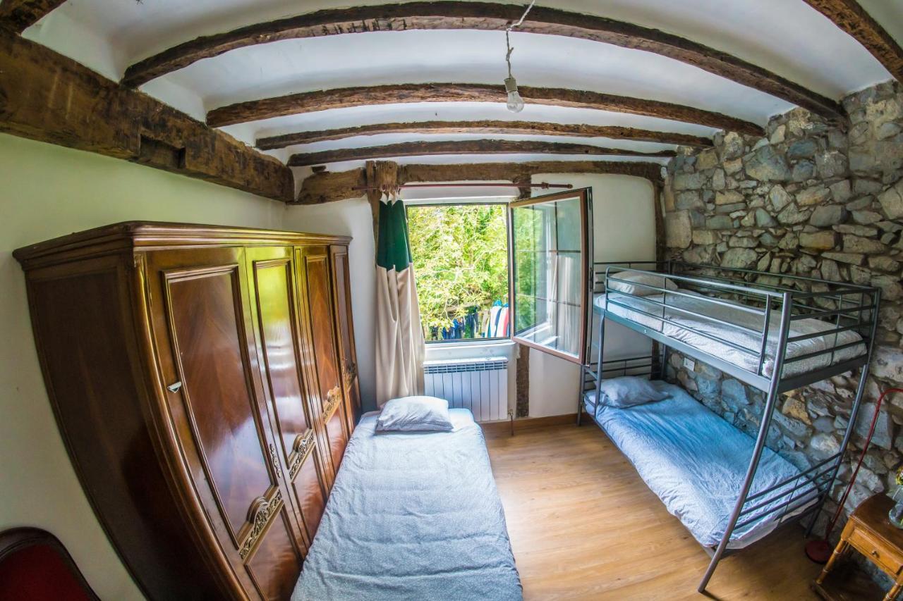 Surf Camp San Sebastian Partyhostel Айя Экстерьер фото